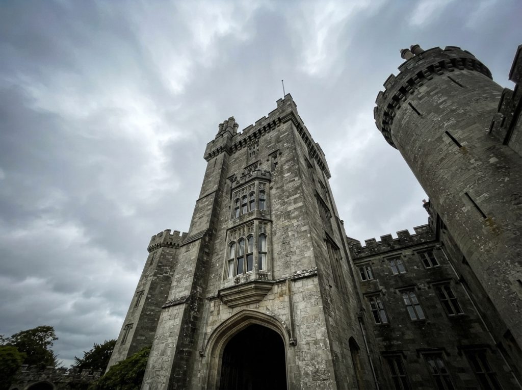 Looking_up_at_castle_towers_202608161047
