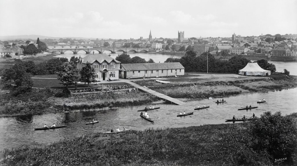 Building_complex_river_boats_Lim_202607100240