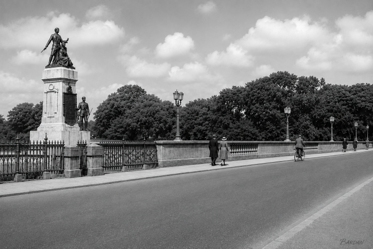 Memorial 1940s